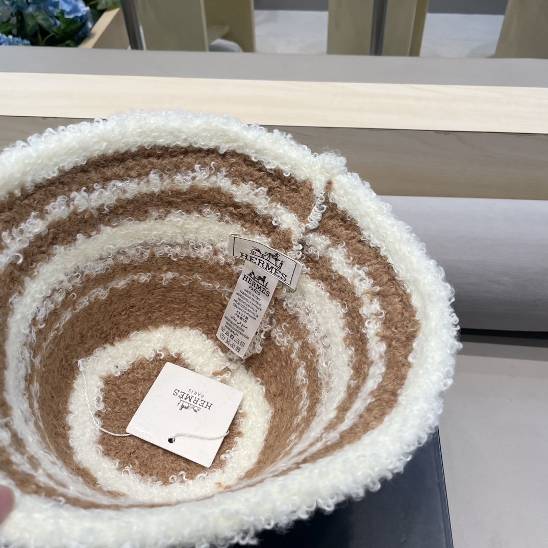 爱马仕Hermes24秋冬新款韩国进口针织条纹设计渔夫帽女文艺柔软毛绒保暖盆帽潮