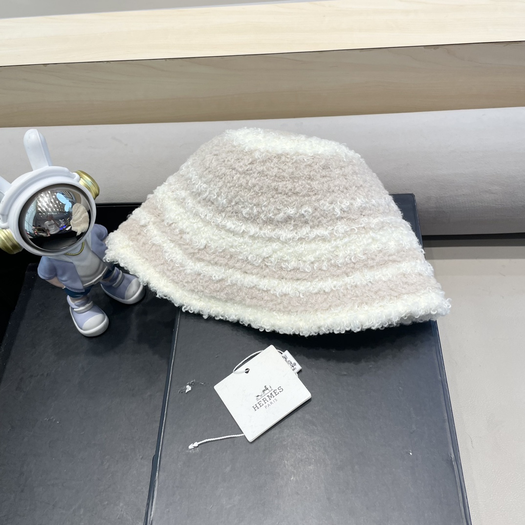 爱马仕Hermes24秋冬新款韩国进口针织条纹设计渔夫帽女文艺柔软毛绒保暖盆帽潮