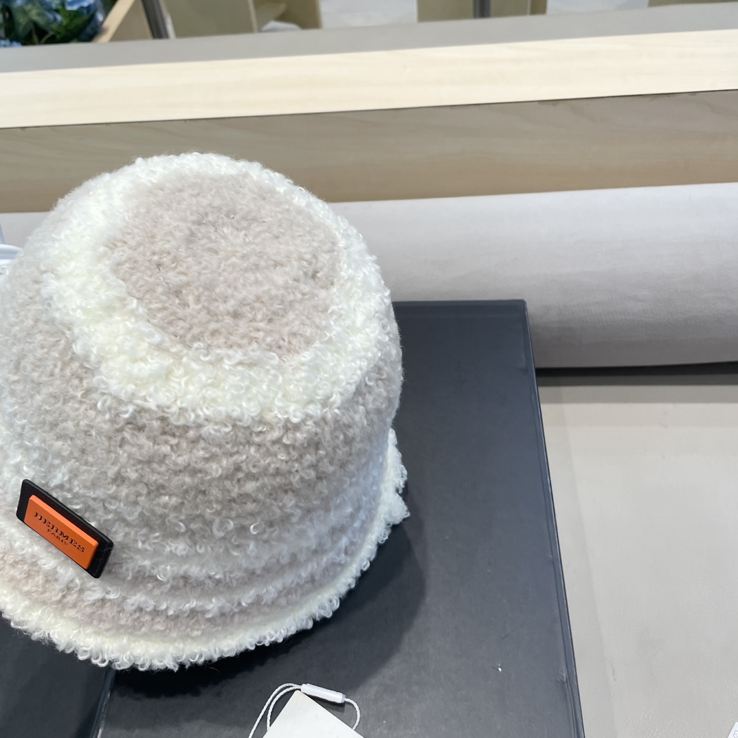 爱马仕Hermes24秋冬新款韩国进口针织条纹设计渔夫帽女文艺柔软毛绒保暖盆帽潮