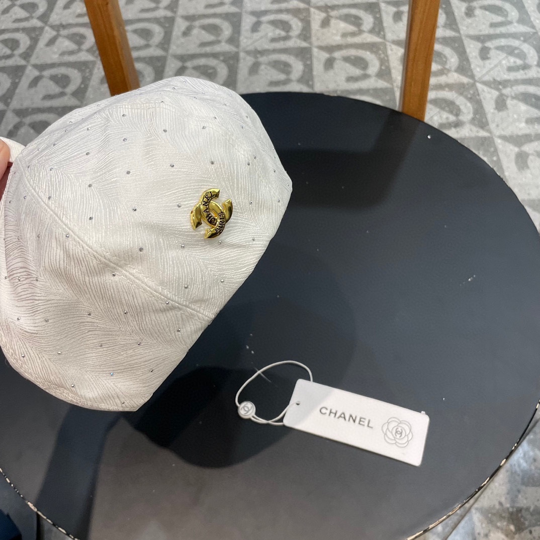 香奈儿chanel重工水钻贝雷帽子女春秋逛街时尚百搭画家帽显脸小黑色蓓蕾帽