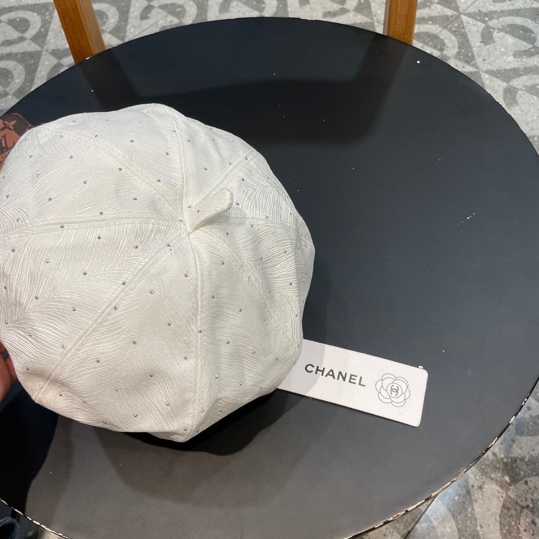 香奈儿chanel重工水钻贝雷帽子女春秋逛街时尚百搭画家帽显脸小黑色蓓蕾帽