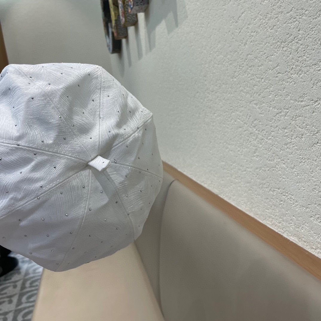 香奈儿chanel重工水钻贝雷帽子女春秋逛街时尚百搭画家帽显脸小黑色蓓蕾帽