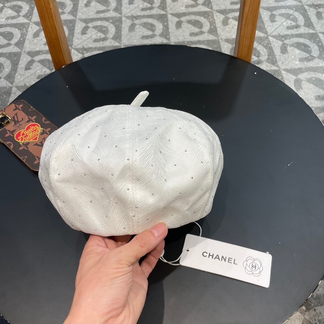 香奈儿chanel重工水钻贝雷帽子女春秋逛街时尚百搭画家帽显脸小黑色蓓蕾帽