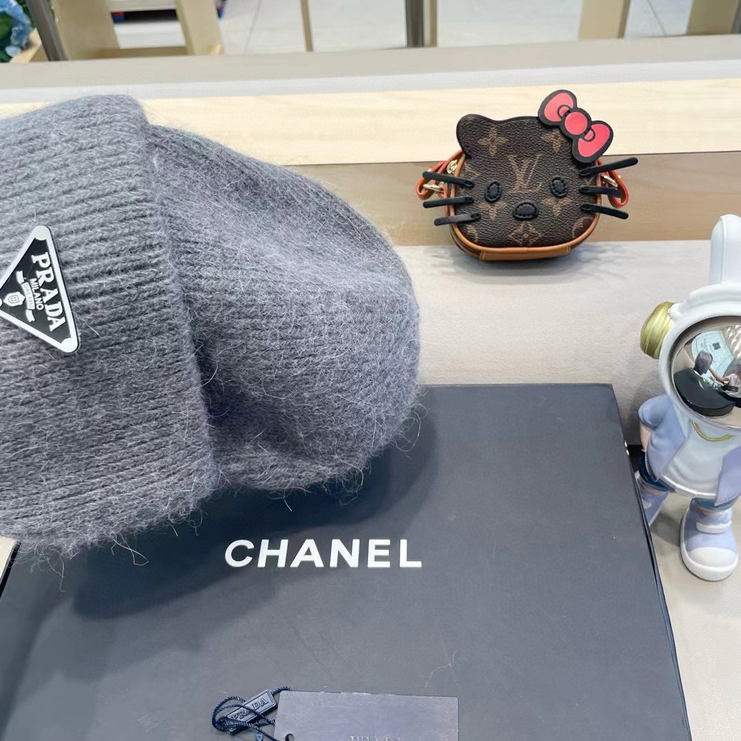 Prada兔毛粗线针织帽女秋冬2024新款毛线帽大头围针织帽男款白色冷帽子