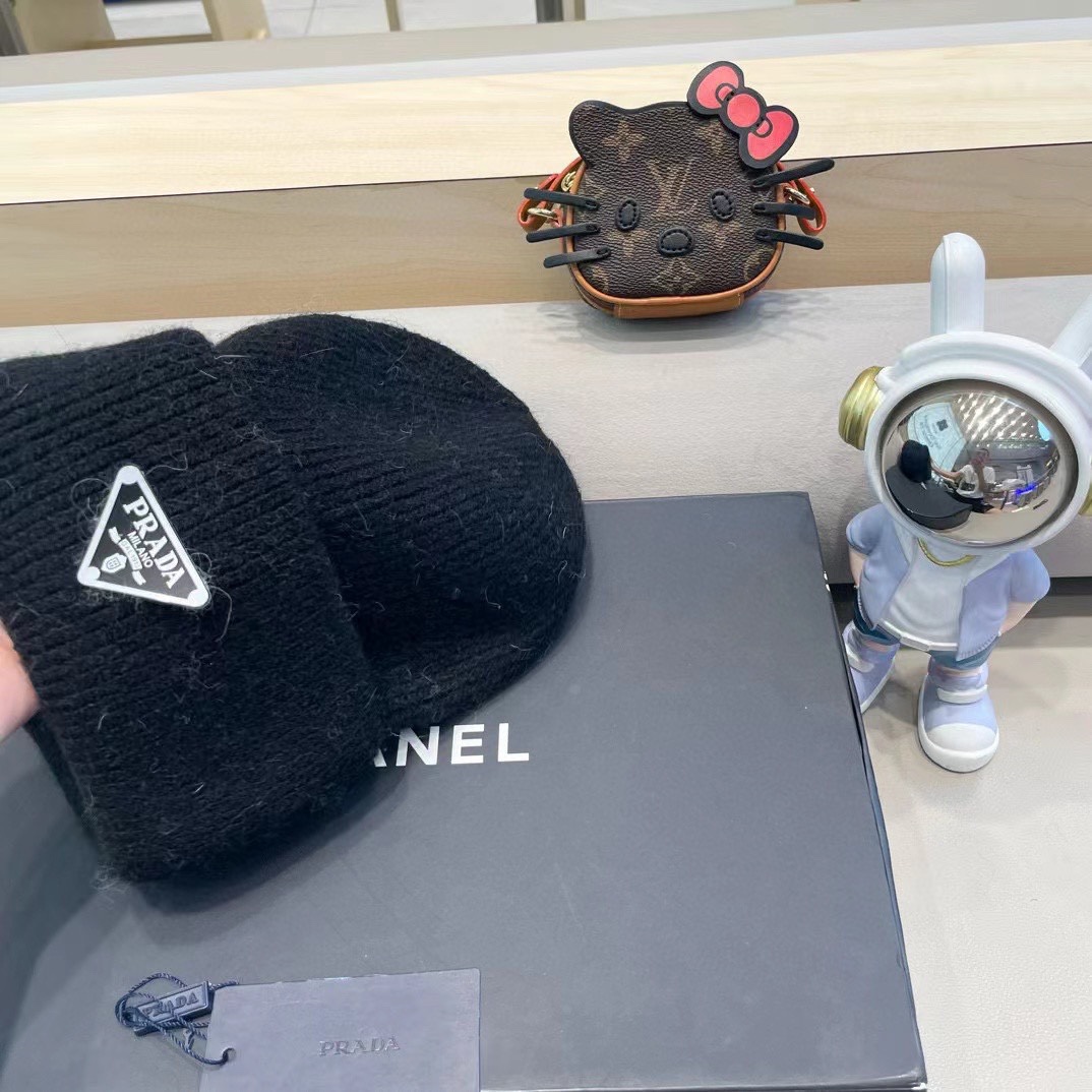 Prada兔毛粗线针织帽女秋冬2024新款毛线帽大头围针织帽男款白色冷帽子
