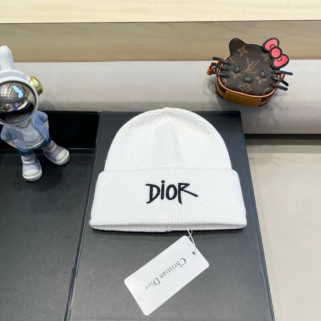 NO:587874,DIOR Dior baseball cap is a must-have style. It will look good for ten thousand years. It is a daily necessity. The color is perfect. The shape of the hat is on point. It looks good on anyone. The quality is great. Fashionable and versatile hat, fisherman hat, baseball cap, knitted hat, hat, dior, dior, espadrilles, hats19860909DIOR迪奥棒球帽万能必留款 戴一万年都好看 日常刚需 颜色完美 帽型正点 简直谁戴都好看质量超赞 时尚百搭帽子渔夫帽棒球帽针织帽,帽子,dior,dior,espadrilles,hats,hat