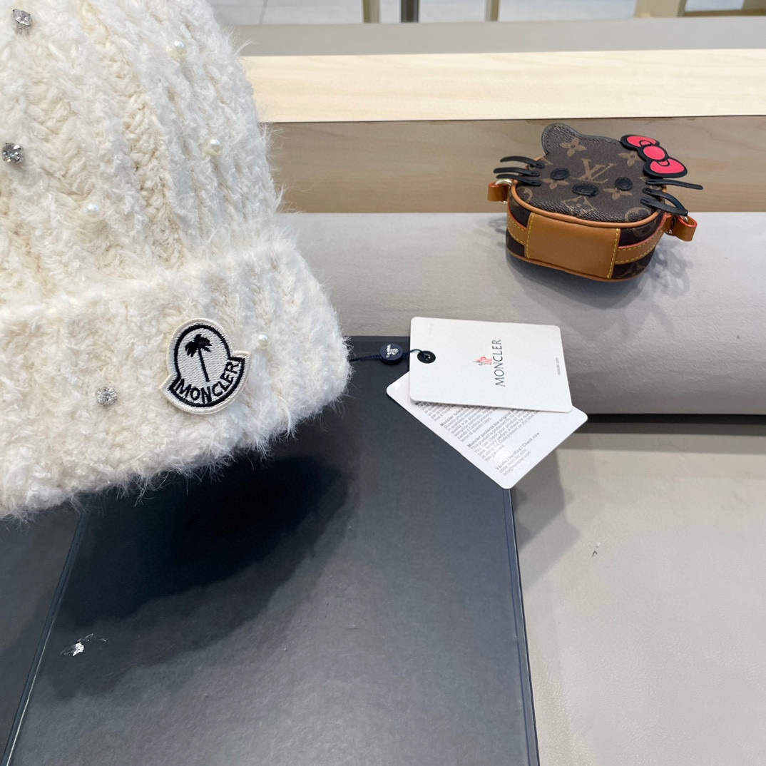 moncler冬季甜美百搭针织帽大头围毛线帽保暖针织帽珍珠装饰护耳帽套头帽