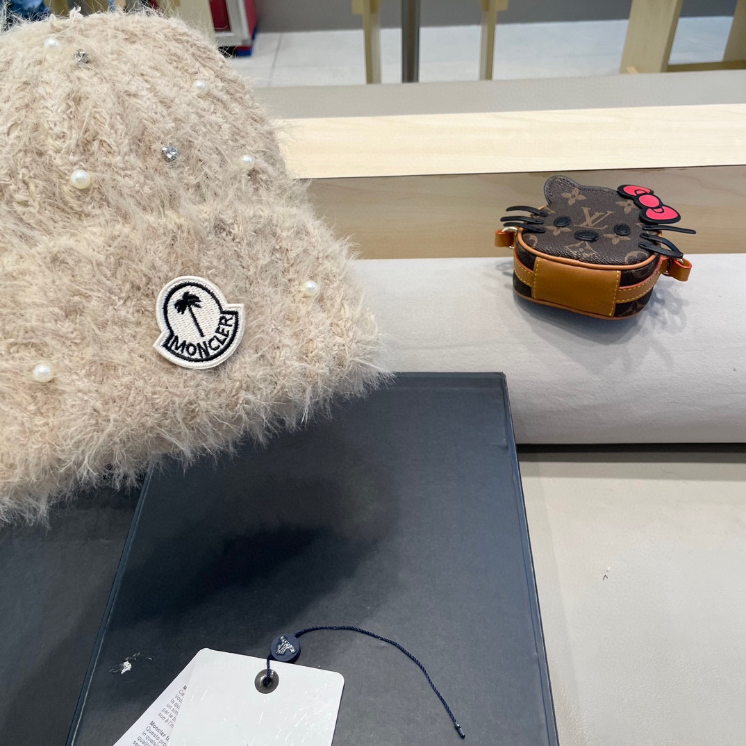 moncler冬季甜美百搭针织帽大头围毛线帽保暖针织帽珍珠装饰护耳帽套头帽