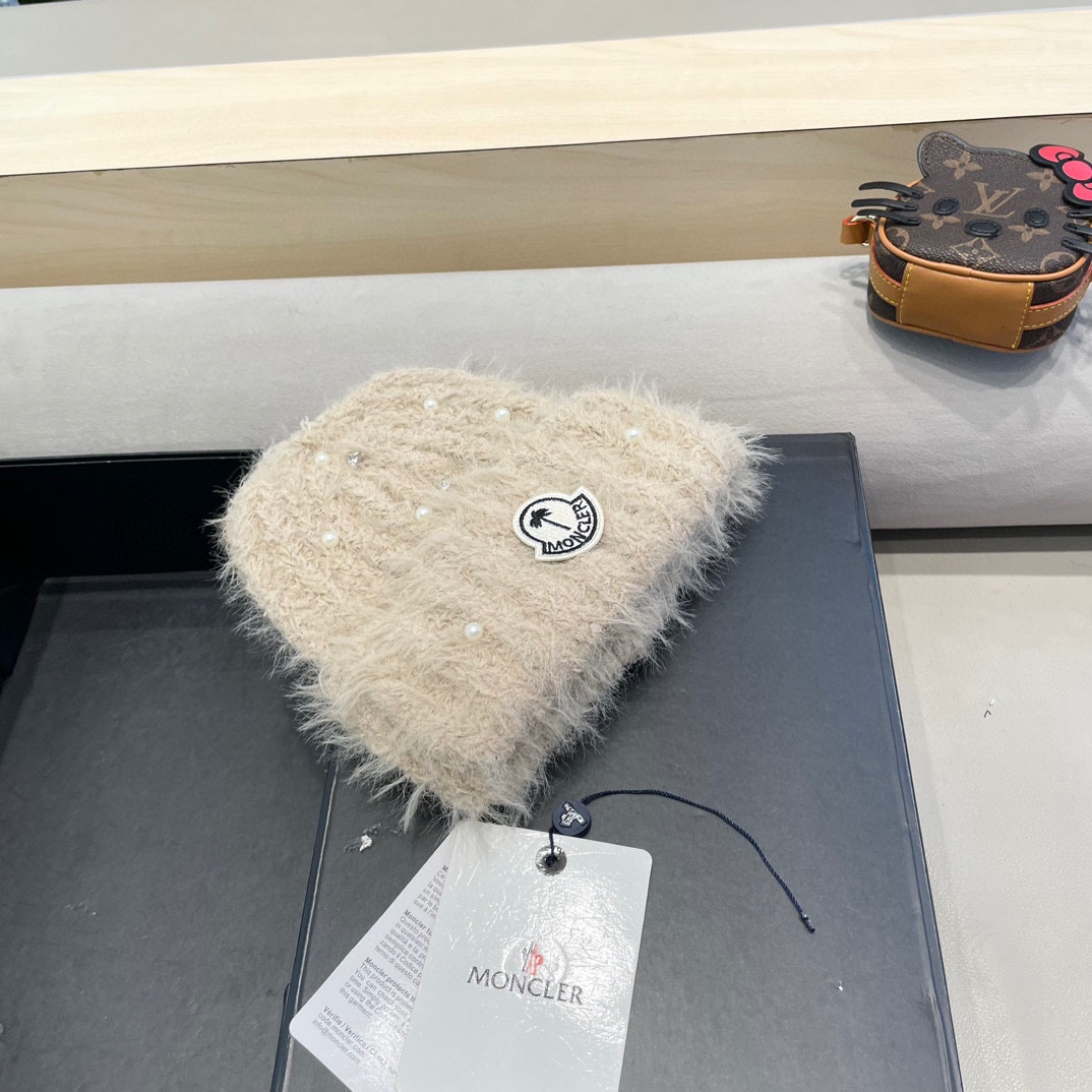 moncler冬季甜美百搭针织帽大头围毛线帽保暖针织帽珍珠装饰护耳帽套头帽