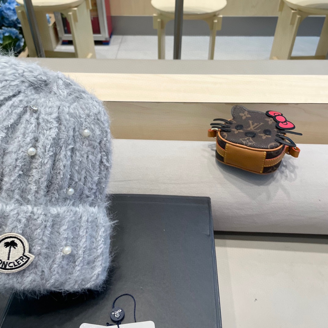 moncler冬季甜美百搭针织帽大头围毛线帽保暖针织帽珍珠装饰护耳帽套头帽
