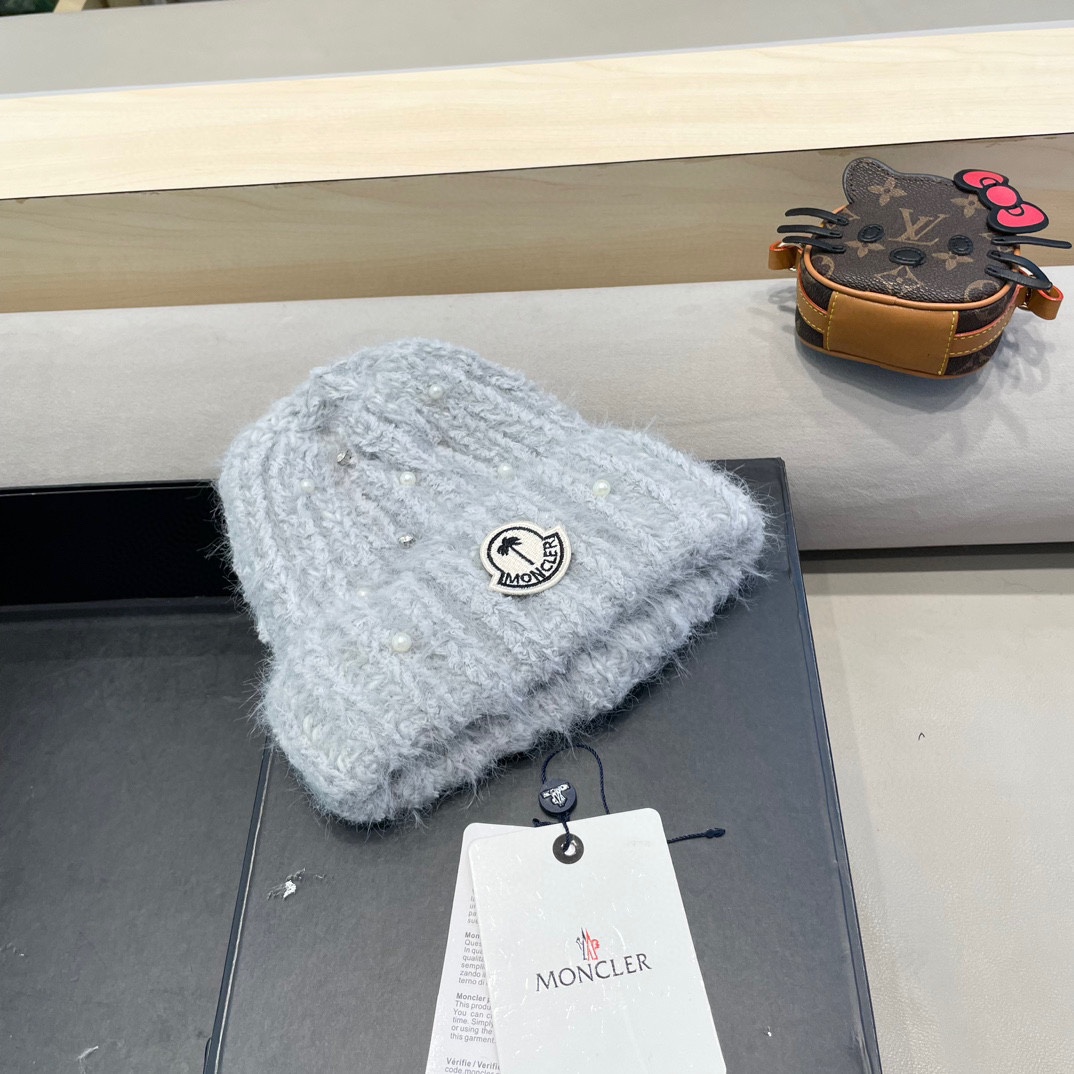 moncler冬季甜美百搭针织帽大头围毛线帽保暖针织帽珍珠装饰护耳帽套头帽