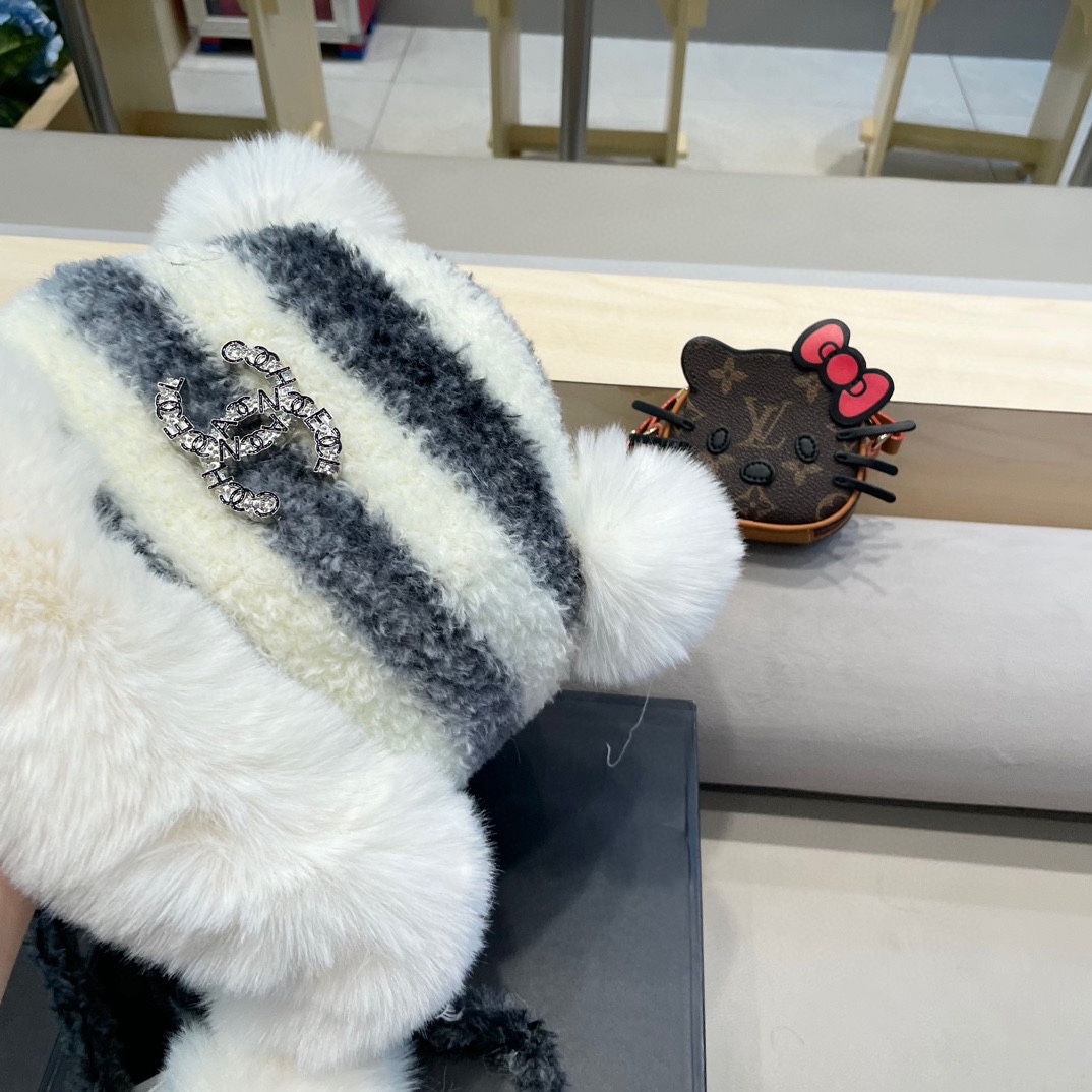 Chanel2024秋冬季新款加厚羊羔绒渔夫帽子女加厚保暖户外防寒百搭护耳帽