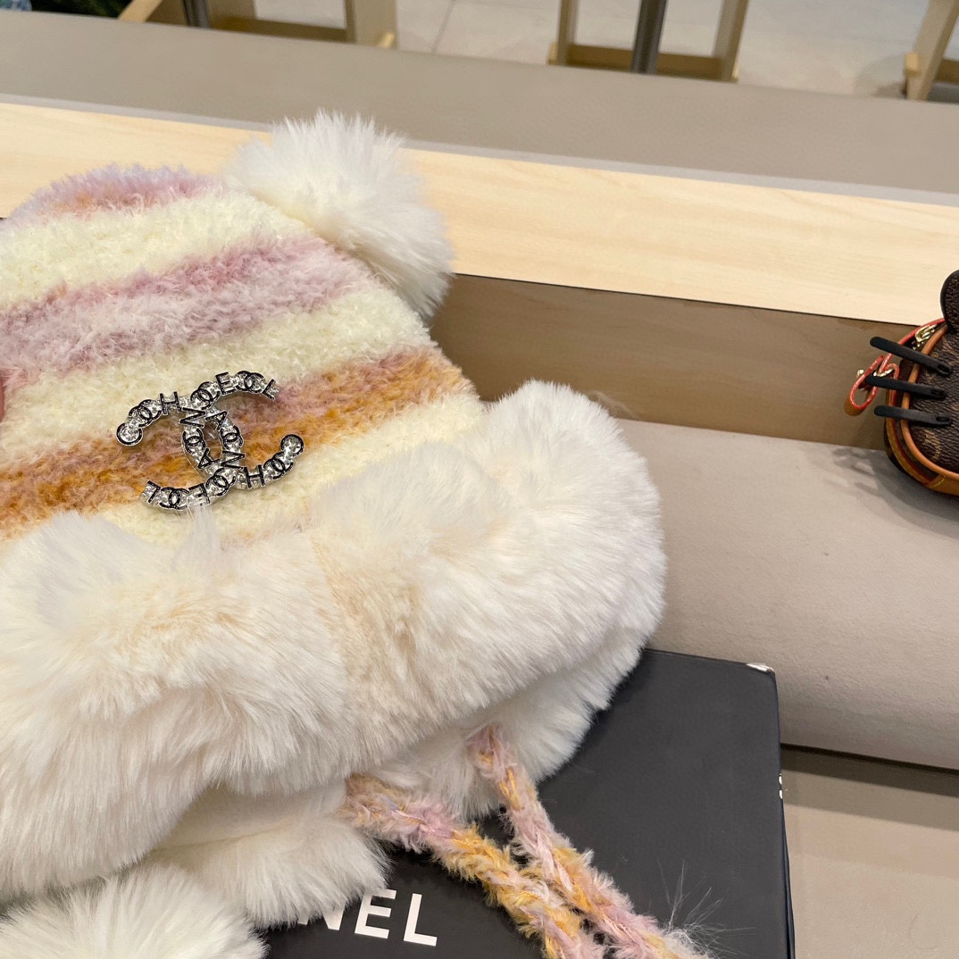 Chanel2024秋冬季新款加厚羊羔绒渔夫帽子女加厚保暖户外防寒百搭护耳帽