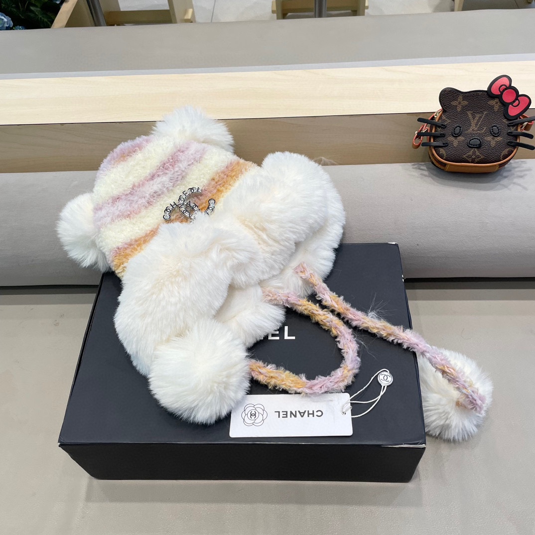 Chanel2024秋冬季新款加厚羊羔绒渔夫帽子女加厚保暖户外防寒百搭护耳帽