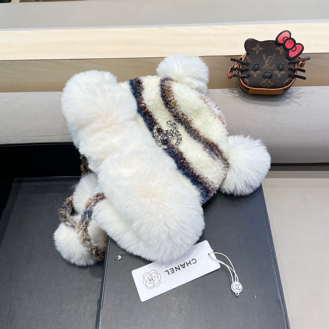 Chanel2024秋冬季新款加厚羊羔绒渔夫帽子女加厚保暖户外防寒百搭护耳帽