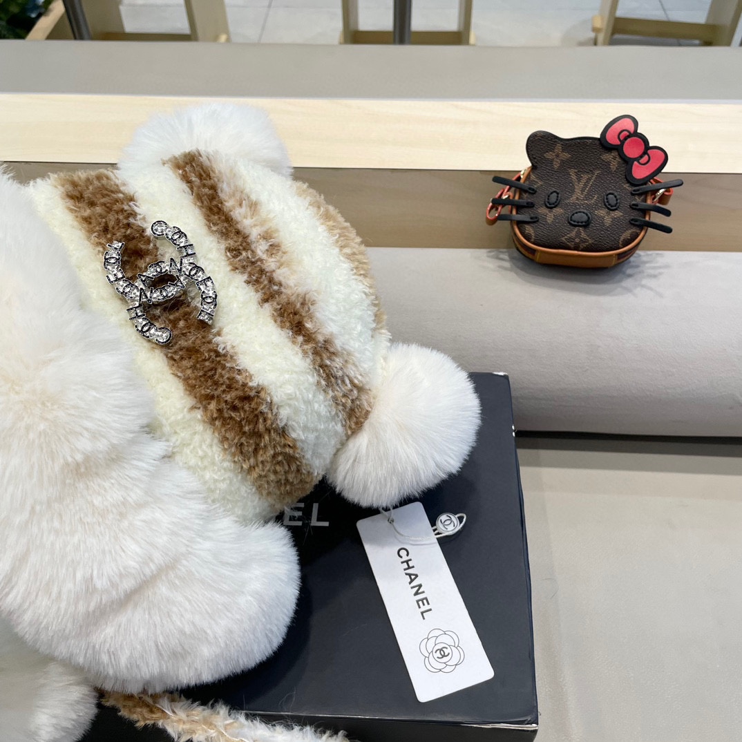 Chanel2024秋冬季新款加厚羊羔绒渔夫帽子女加厚保暖户外防寒百搭护耳帽