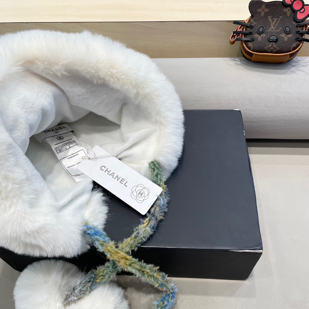 Chanel2024秋冬季新款加厚羊羔绒渔夫帽子女加厚保暖户外防寒百搭护耳帽