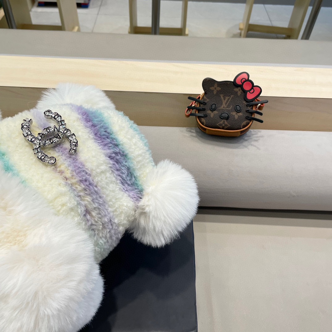 Chanel2024秋冬季新款加厚羊羔绒渔夫帽子女加厚保暖户外防寒百搭护耳帽