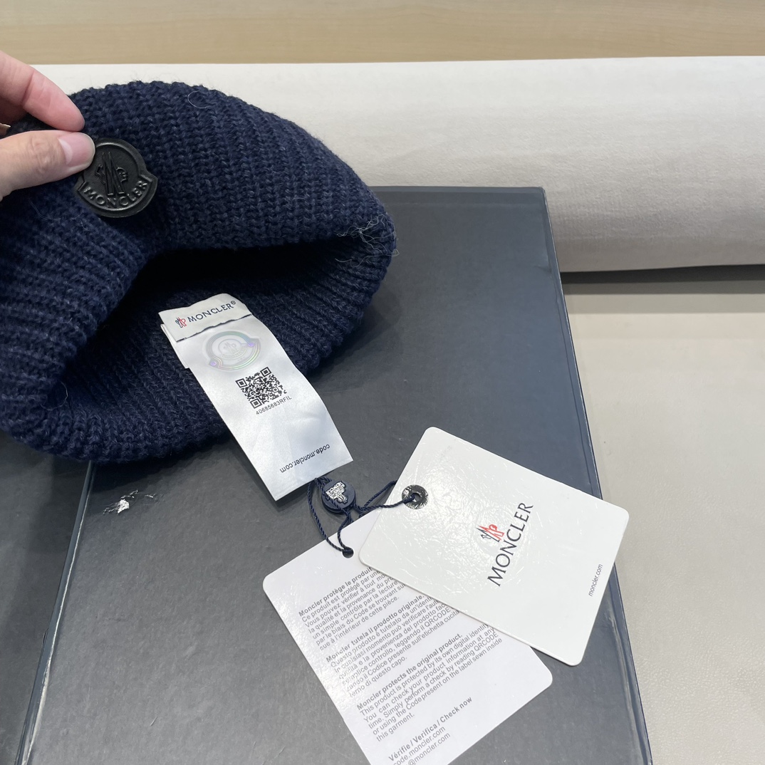 moncler 2024年秋冬季新款韩版简约百搭针织帽子女防寒保暖护耳时尚毛线帽