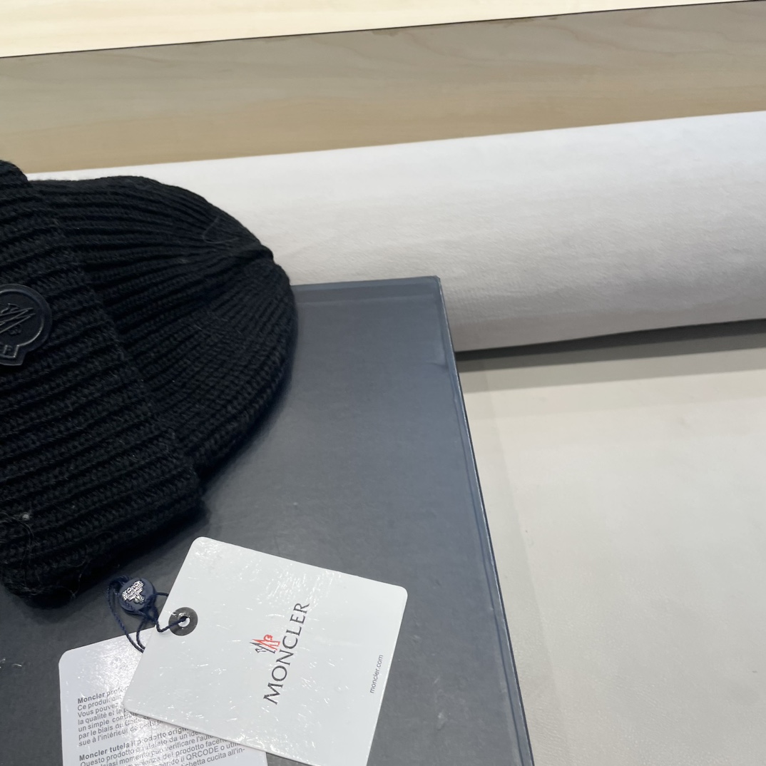 moncler 2024年秋冬季新款韩版简约百搭针织帽子女防寒保暖护耳时尚毛线帽