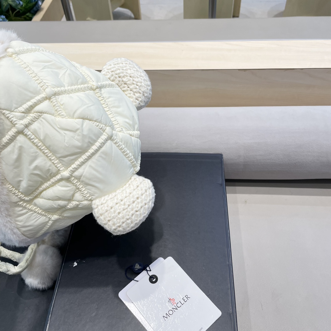 moncler毛绒显脸小雷锋帽女冬季加厚加绒护耳防寒保暖可爱渔夫帽骑车盆帽