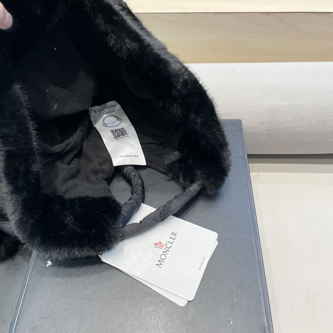 moncler毛绒显脸小雷锋帽女冬季加厚加绒护耳防寒保暖可爱渔夫帽骑车盆帽