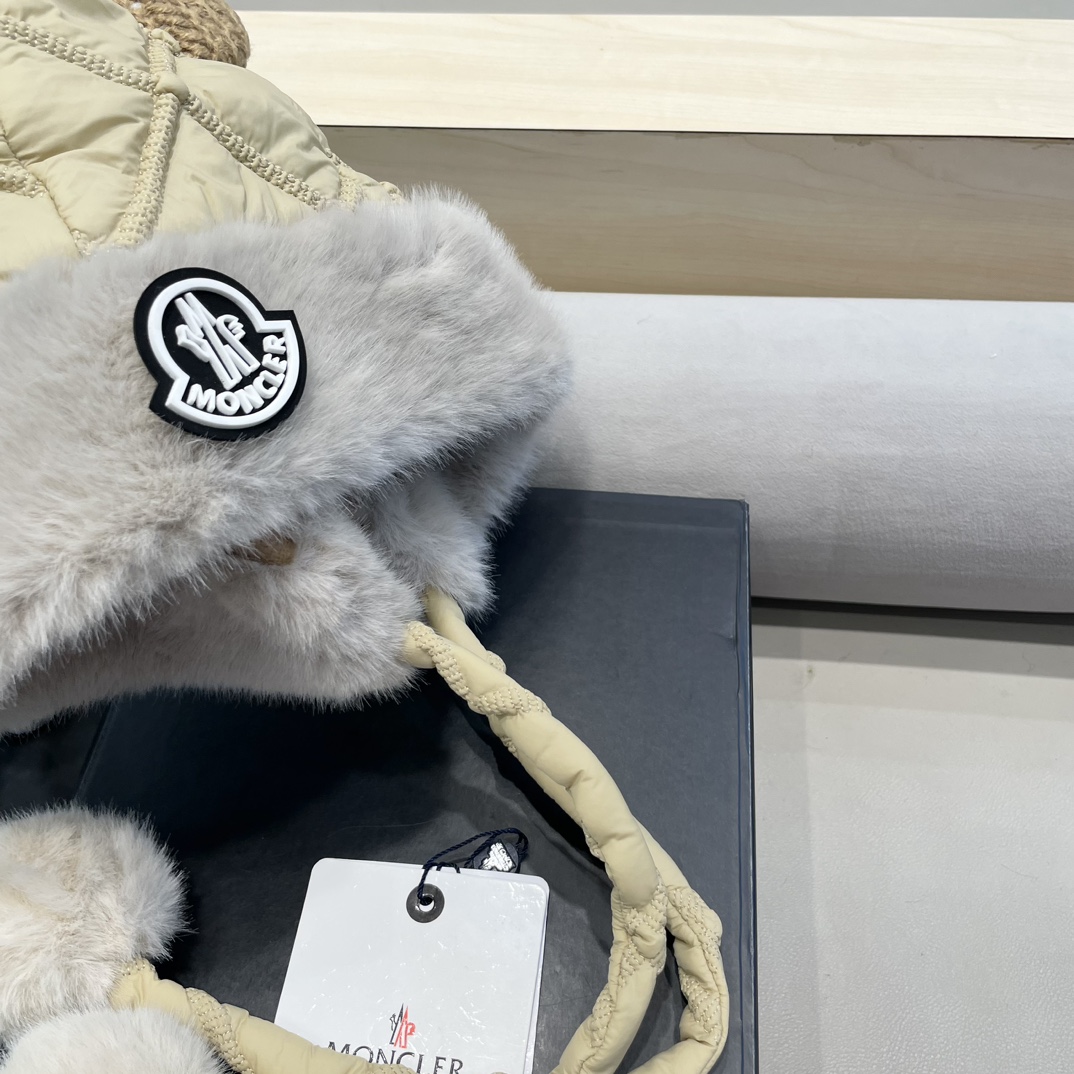 moncler毛绒显脸小雷锋帽女冬季加厚加绒护耳防寒保暖可爱渔夫帽骑车盆帽