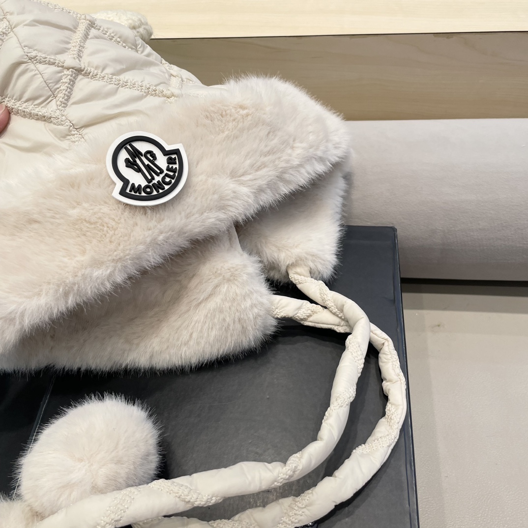 moncler毛绒显脸小雷锋帽女冬季加厚加绒护耳防寒保暖可爱渔夫帽骑车盆帽