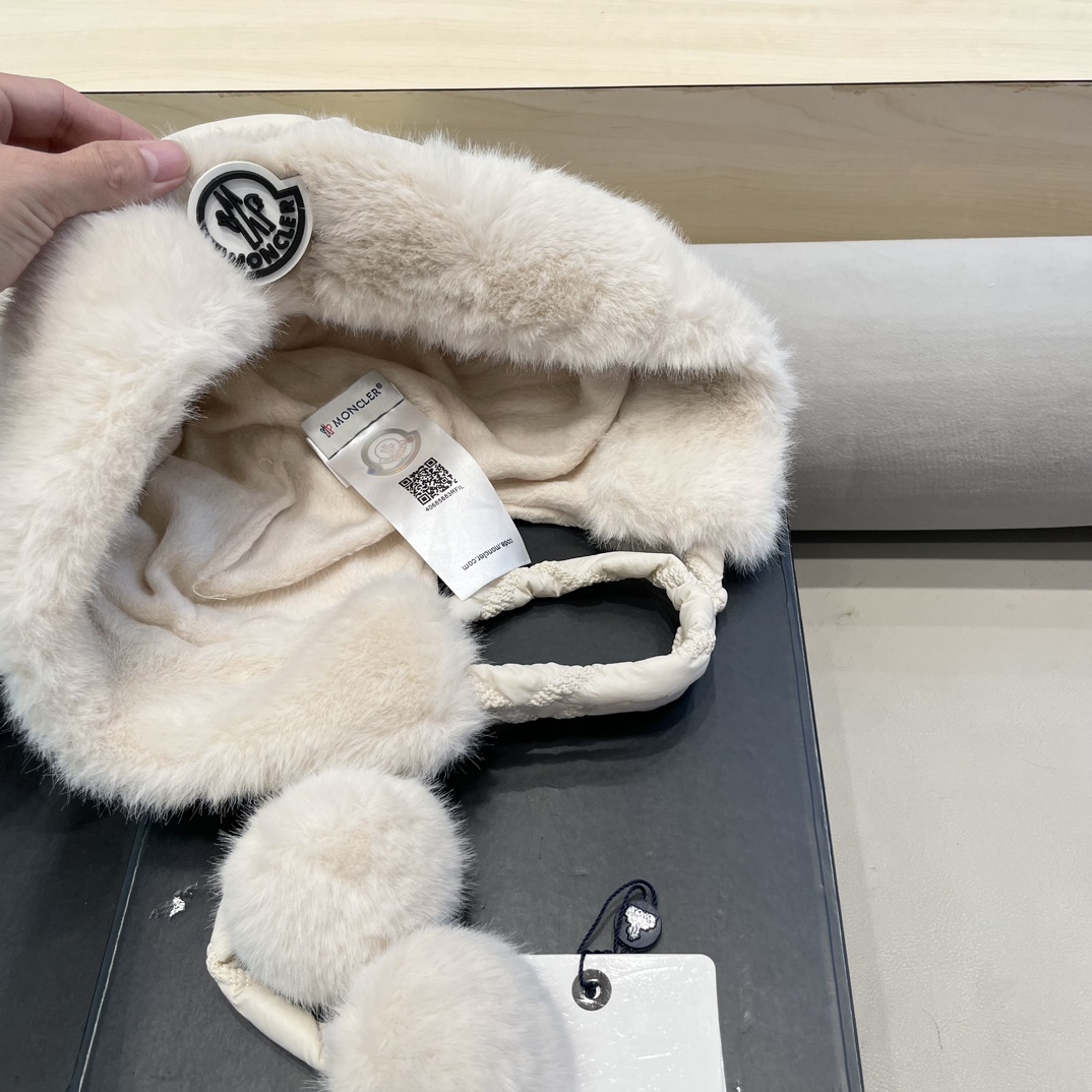 moncler毛绒显脸小雷锋帽女冬季加厚加绒护耳防寒保暖可爱渔夫帽骑车盆帽