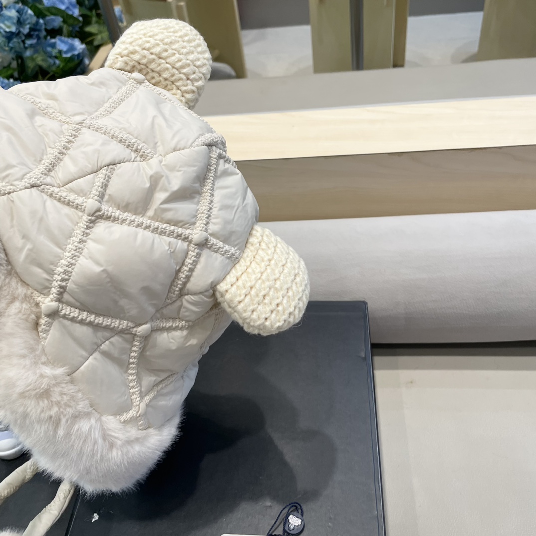 moncler毛绒显脸小雷锋帽女冬季加厚加绒护耳防寒保暖可爱渔夫帽骑车盆帽