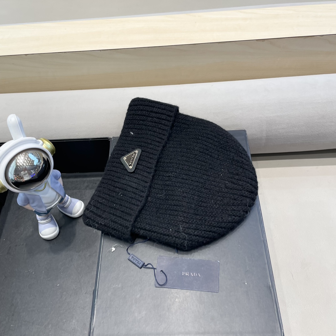  普拉达Prada立体版型显脸小秋冬百搭针织帽护耳保暖堆堆帽大头围月子毛线帽子