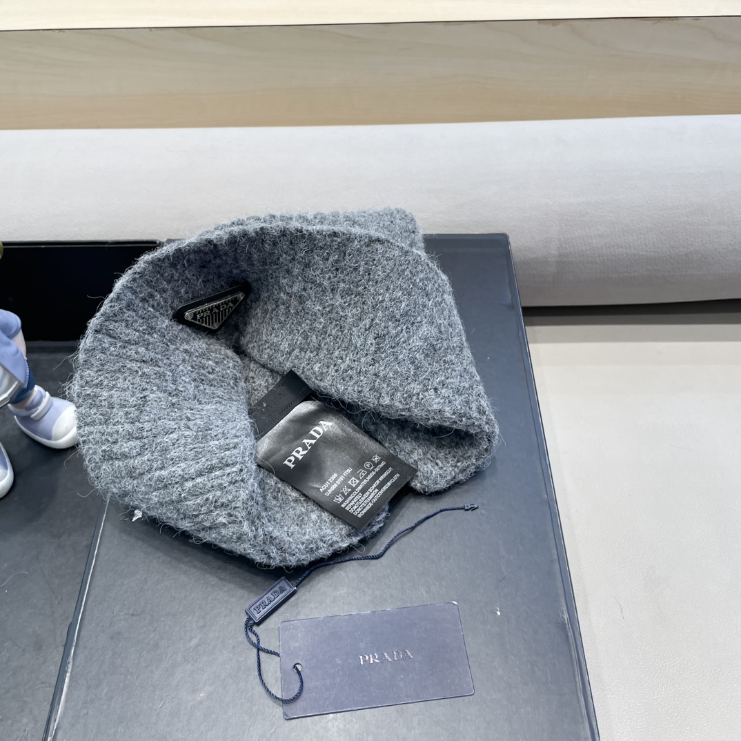  普拉达Prada立体版型显脸小秋冬百搭针织帽护耳保暖堆堆帽大头围月子毛线帽子