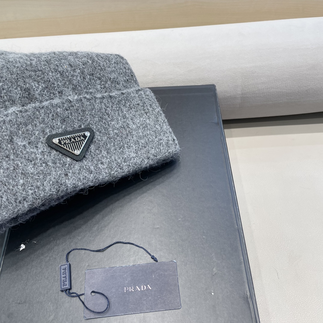  普拉达Prada立体版型显脸小秋冬百搭针织帽护耳保暖堆堆帽大头围月子毛线帽子