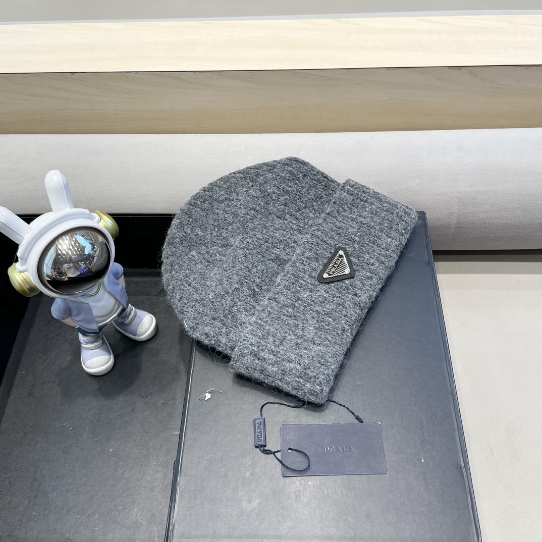  普拉达Prada立体版型显脸小秋冬百搭针织帽护耳保暖堆堆帽大头围月子毛线帽子