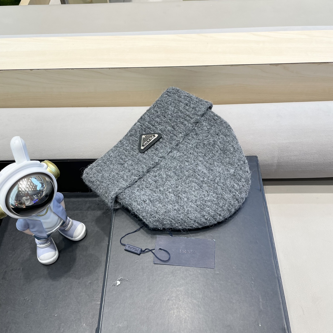  普拉达Prada立体版型显脸小秋冬百搭针织帽护耳保暖堆堆帽大头围月子毛线帽子