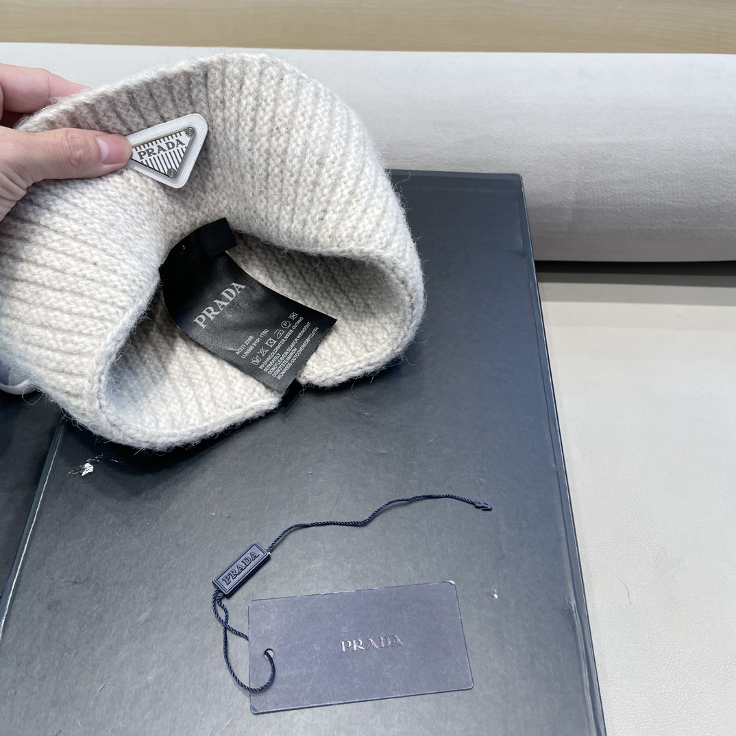  普拉达Prada立体版型显脸小秋冬百搭针织帽护耳保暖堆堆帽大头围月子毛线帽子