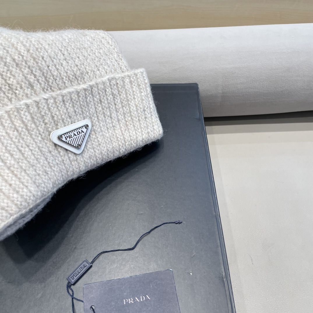  普拉达Prada立体版型显脸小秋冬百搭针织帽护耳保暖堆堆帽大头围月子毛线帽子