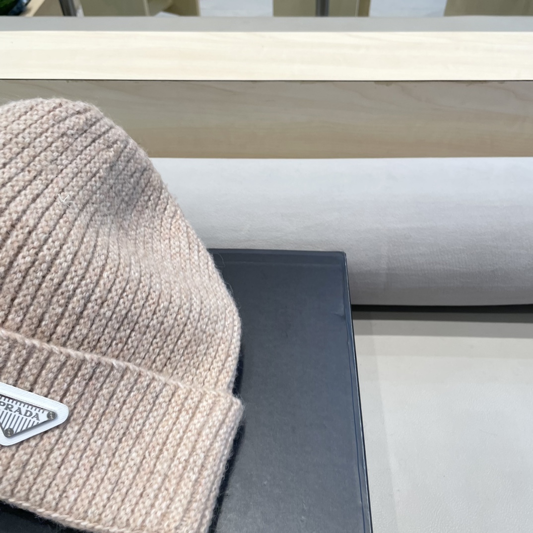  普拉达Prada立体版型显脸小秋冬百搭针织帽护耳保暖堆堆帽大头围月子毛线帽子