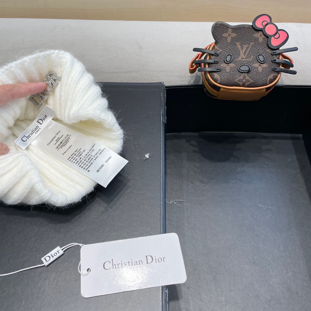 Dior 迪奥针织毛线帽，兔毛线帽👉