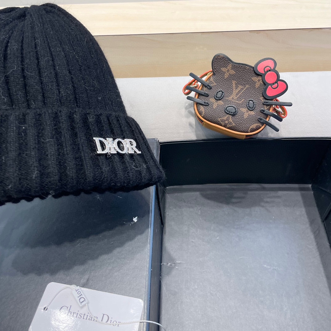 Dior 迪奥针织毛线帽，兔毛线帽👉