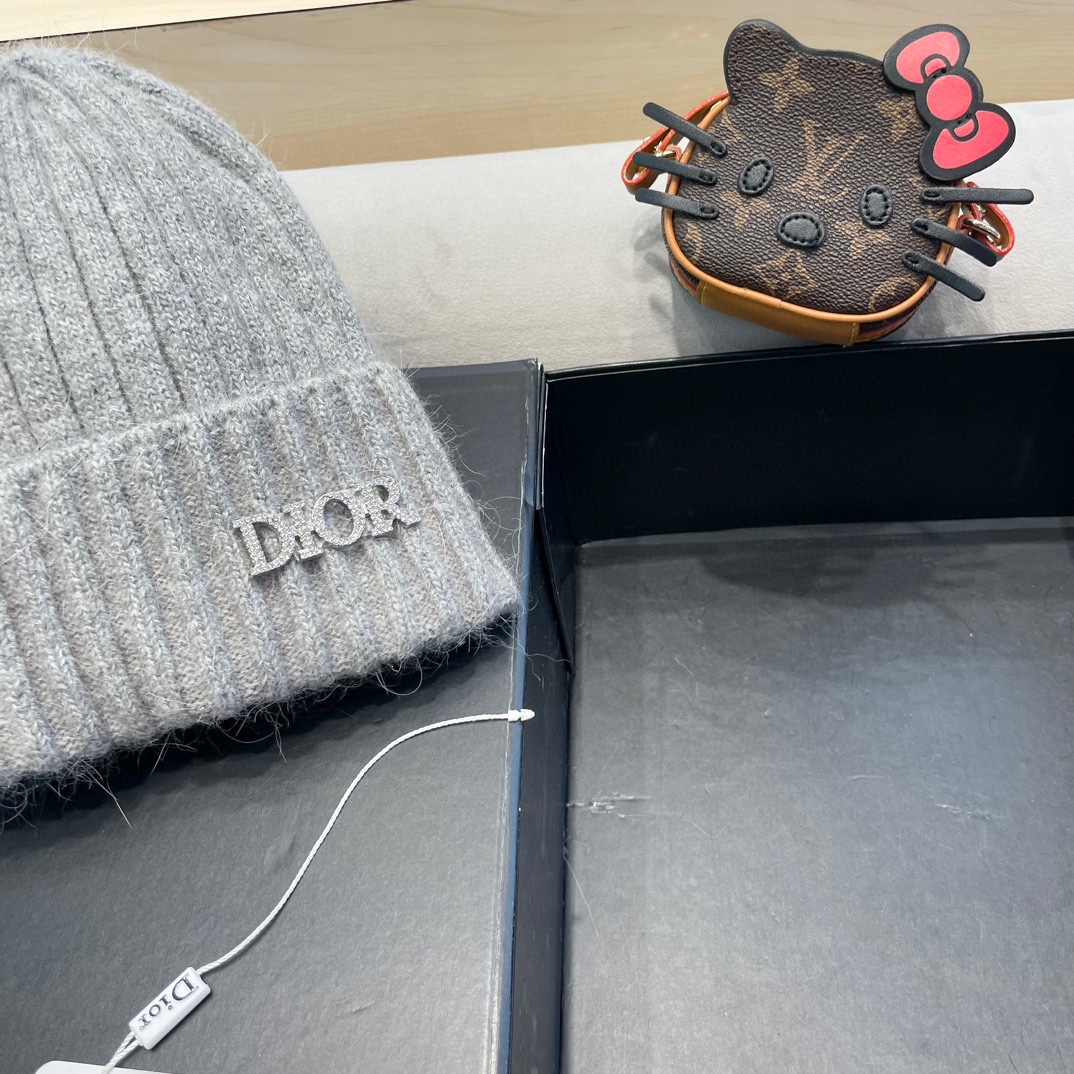 Dior 迪奥针织毛线帽，兔毛线帽👉