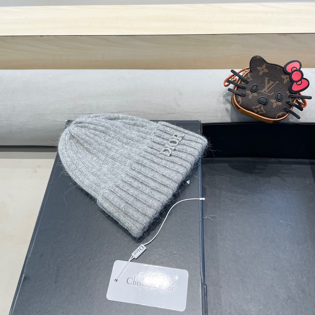 Dior 迪奥针织毛线帽，兔毛线帽👉