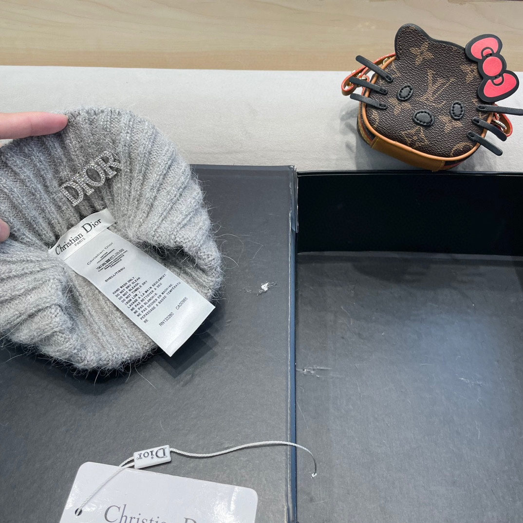 Dior 迪奥针织毛线帽，兔毛线帽👉