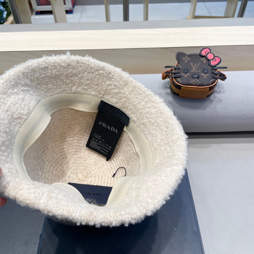 普拉达Prada韩版羊羔毛绒加厚保暖渔夫帽子女百搭气质复古休闲秋冬季高级盆帽