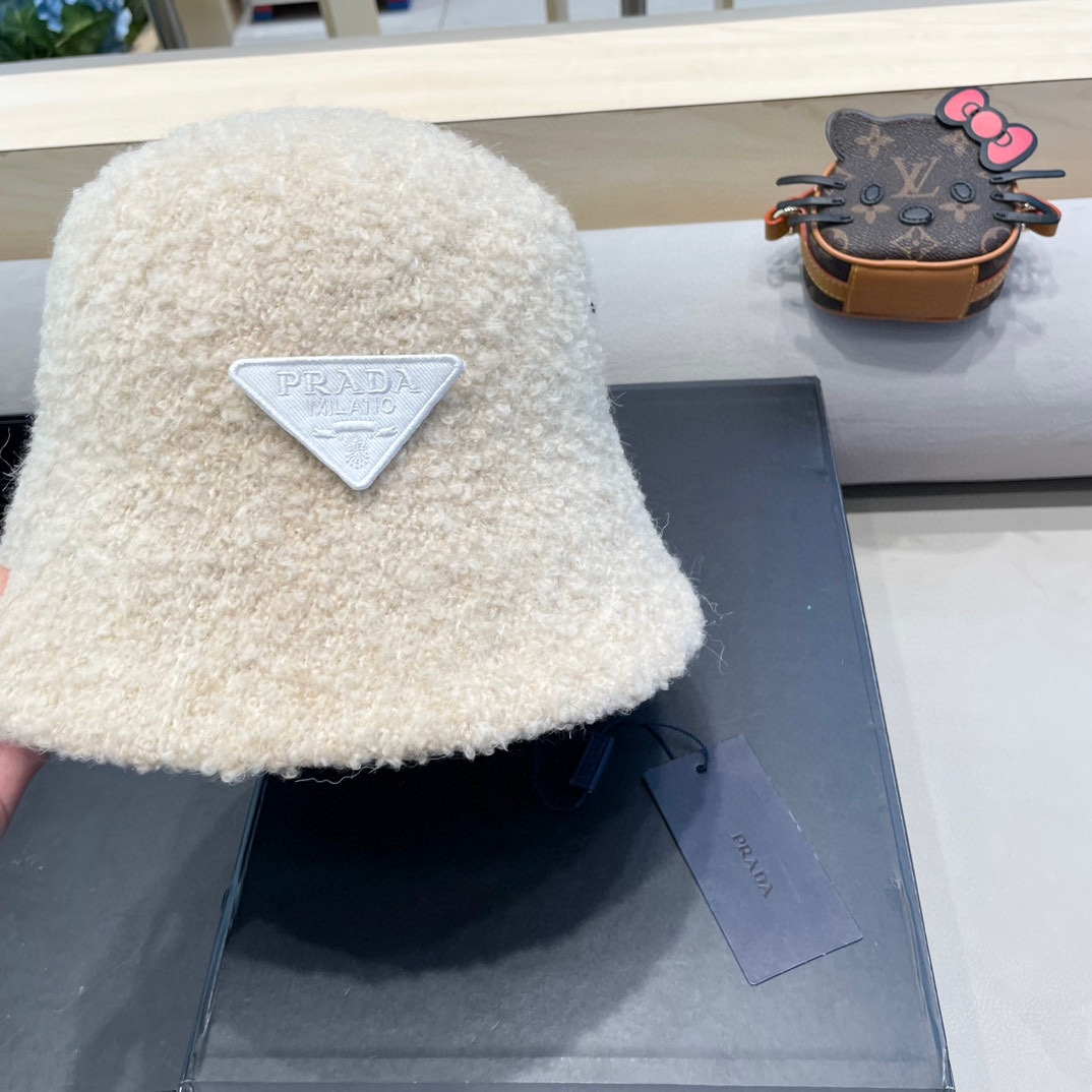 普拉达Prada韩版羊羔毛绒加厚保暖渔夫帽子女百搭气质复古休闲秋冬季高级盆帽