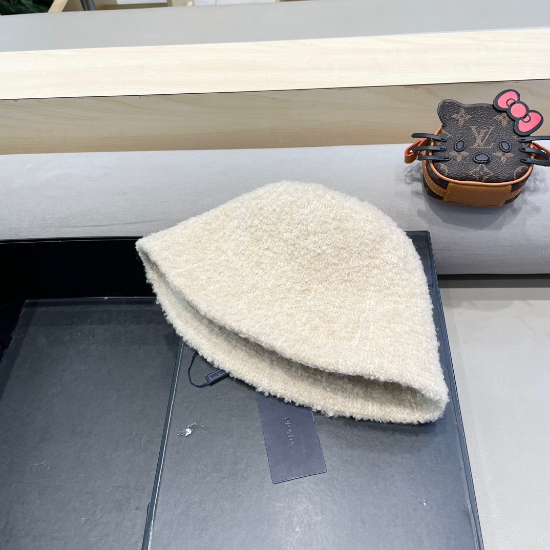 普拉达Prada韩版羊羔毛绒加厚保暖渔夫帽子女百搭气质复古休闲秋冬季高级盆帽