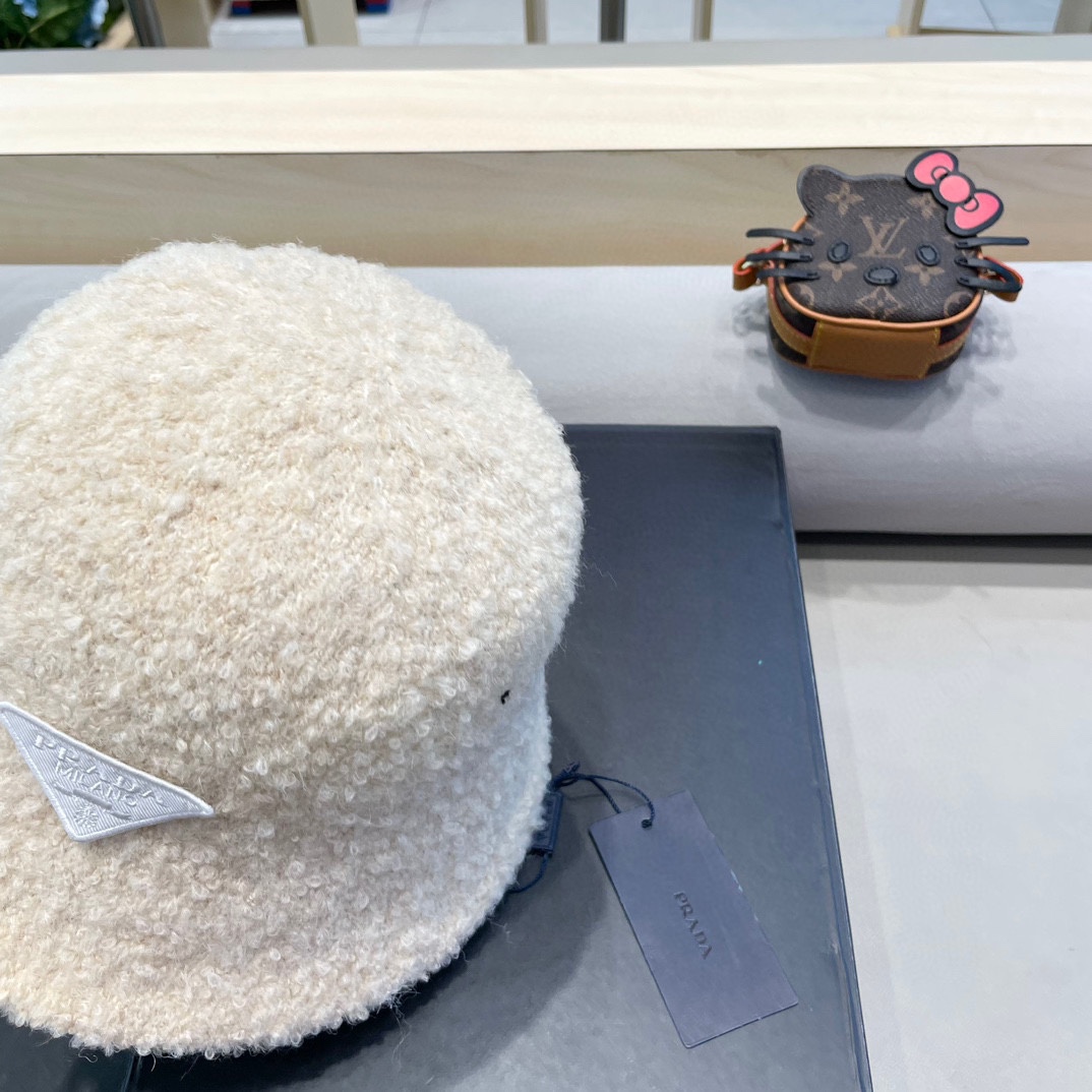 普拉达Prada韩版羊羔毛绒加厚保暖渔夫帽子女百搭气质复古休闲秋冬季高级盆帽