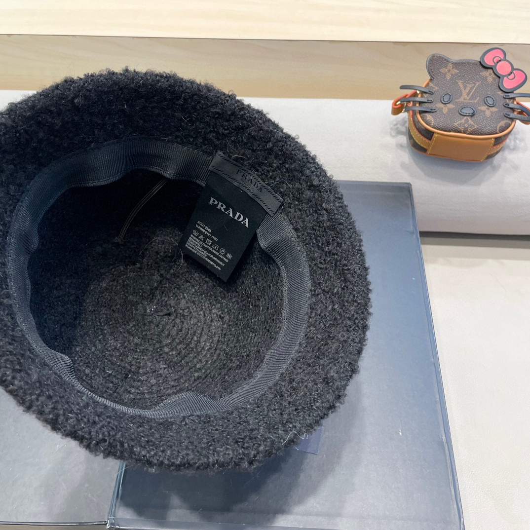 普拉达Prada韩版羊羔毛绒加厚保暖渔夫帽子女百搭气质复古休闲秋冬季高级盆帽