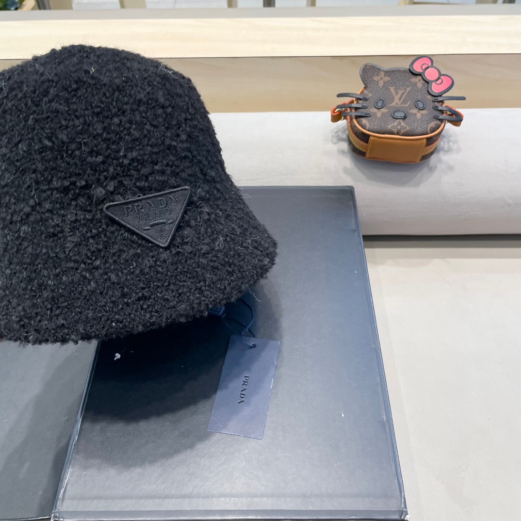 普拉达Prada韩版羊羔毛绒加厚保暖渔夫帽子女百搭气质复古休闲秋冬季高级盆帽