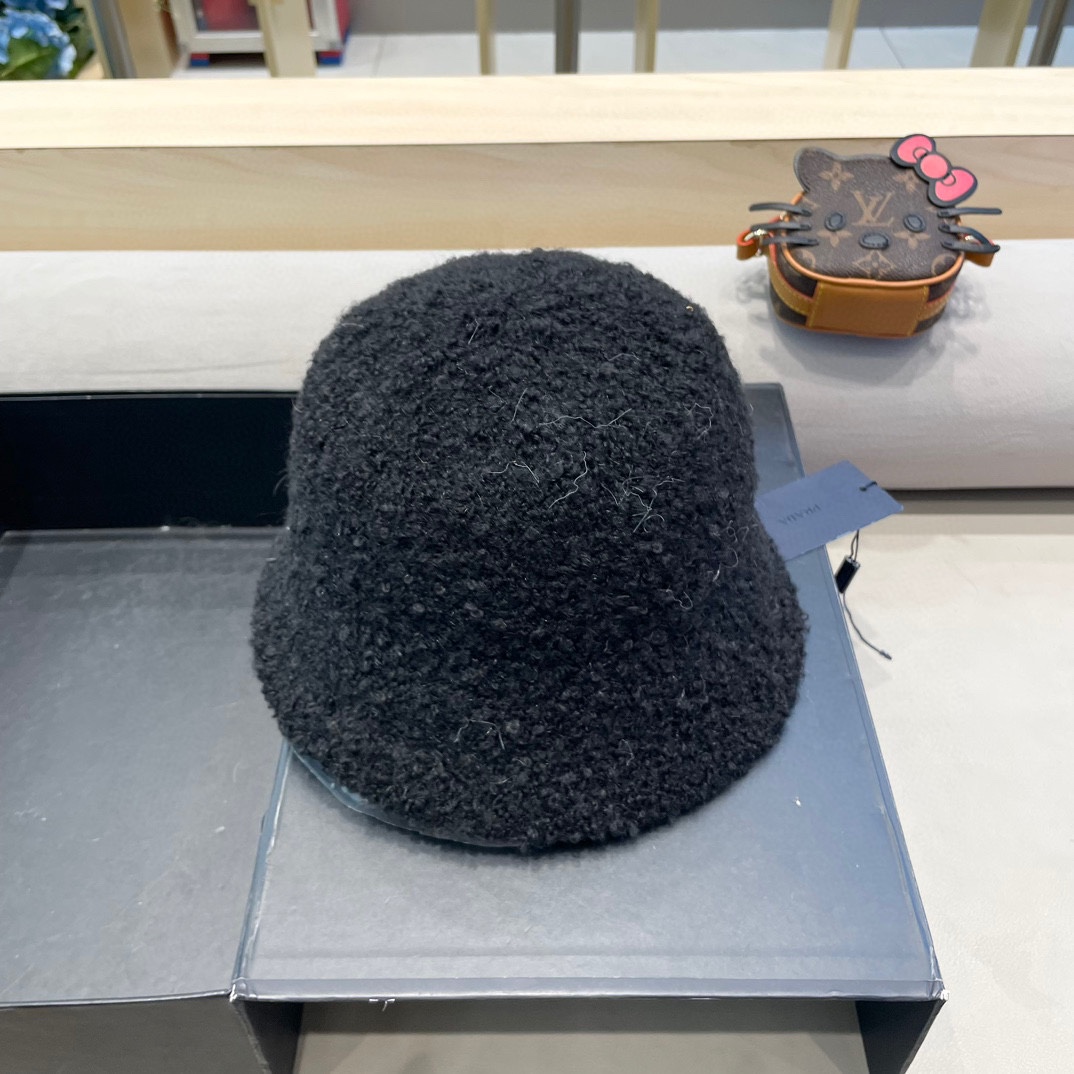 普拉达Prada韩版羊羔毛绒加厚保暖渔夫帽子女百搭气质复古休闲秋冬季高级盆帽